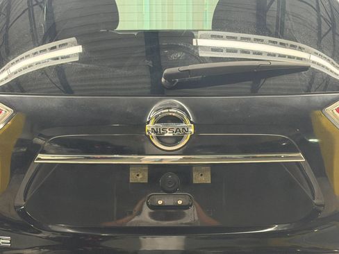 Used 2016 Nissan Rogue SV AWD/4WD image 11