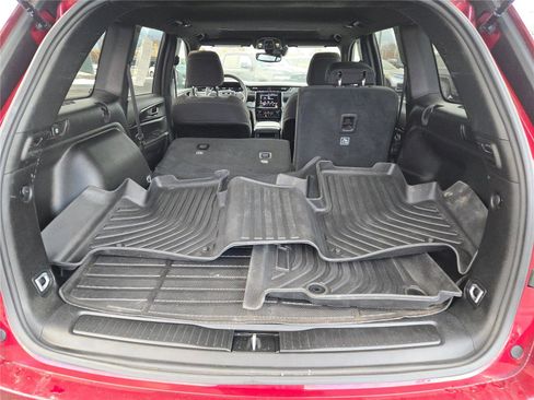 Certified 2024 Jeep Grand Cherokee Laredo X image 20