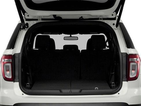 Used 2014 Ford Explorer XLT w/ Equipment Group 202A image 12