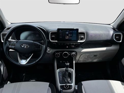 Used 2025 Hyundai Venue SEL FWD image 22