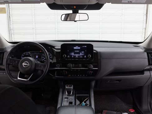 Used 2024 Nissan Pathfinder SV w/ Lighting Package (N92) FWD image 34