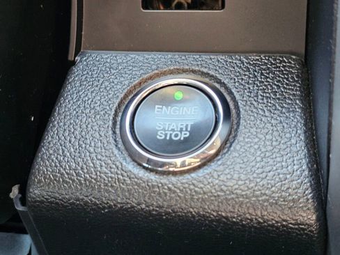 Used 2019 Ford F150 Lariat AWD/4WD image 33