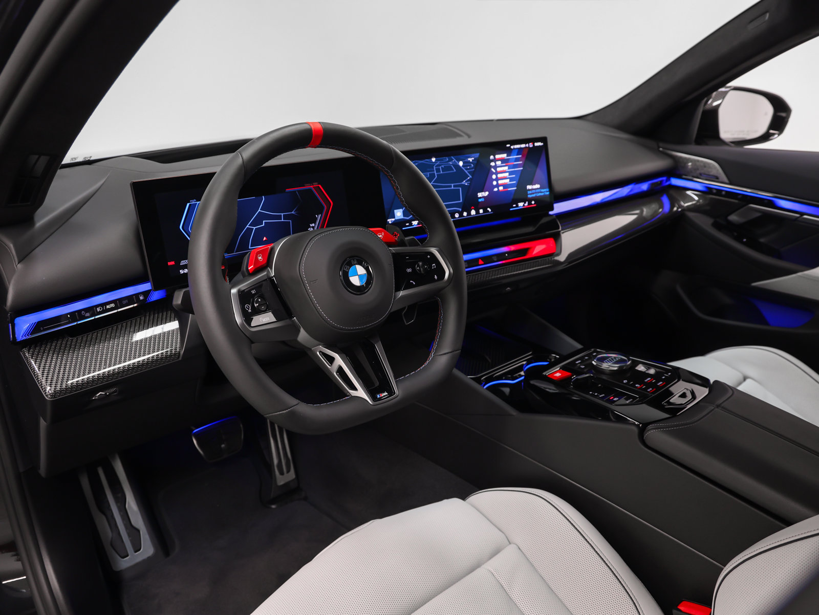 Used 2026 BMW M5 w/ Carbon Package AWD/4WD image 4