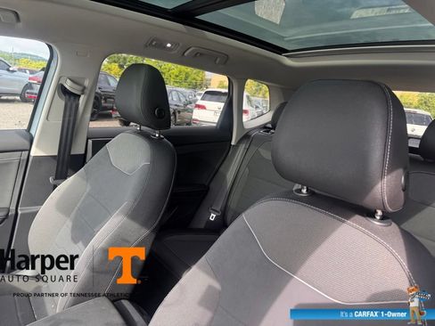 Used 2025 Volkswagen Taos SE AWD/4WD image 12