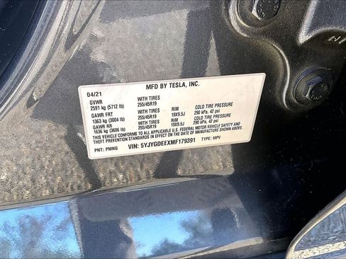 Used 2021 Tesla Model Y Long Range image 36