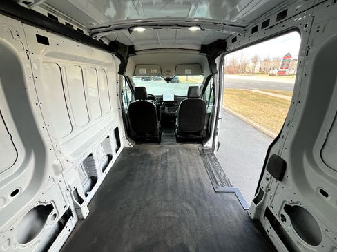 Used 2022 Ford Transit 250 Medium Roof image 32