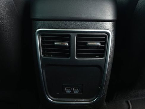 Used 2019 Chrysler 300 Touring w/ Chrome Appearance Package RWD image 28