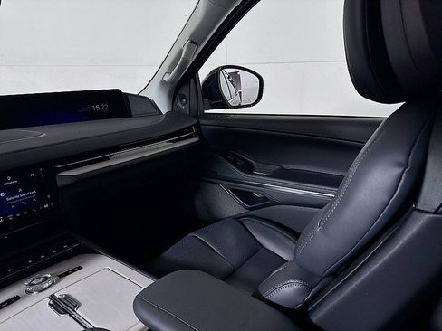 New 2025 Lincoln Navigator L Reserve image 25