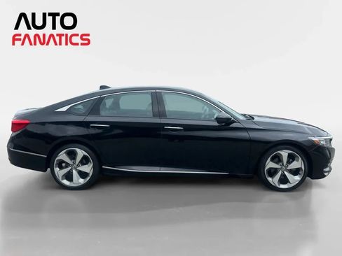Used 2018 Honda Accord Touring image 6
