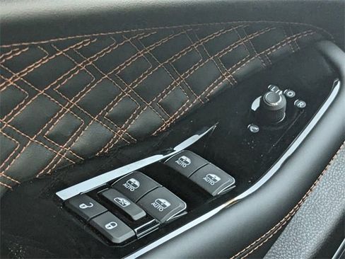 New 2025 Jeep Grand Cherokee L Summit w/ Luxury Tech Group V image 24