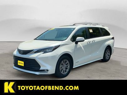 Used 2021 Toyota Sienna XLE