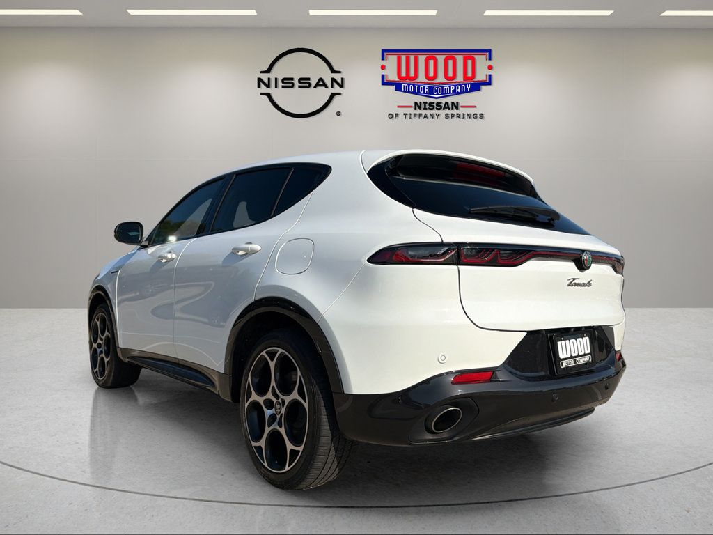 Used 2024 Alfa Romeo Tonale Veloce AWD/4WD image 4