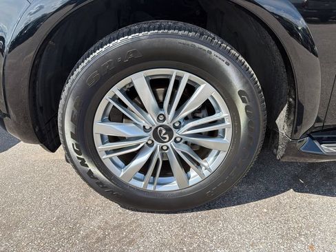 Used 2019 INFINITI QX80 Luxe RWD image 2