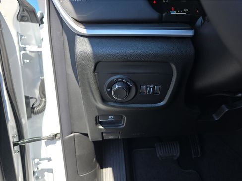 New 2026 Jeep Grand Cherokee Altitude AWD/4WD image 34