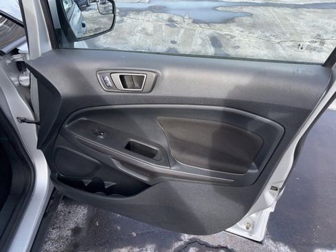 Used 2020 Ford EcoSport SE image 6