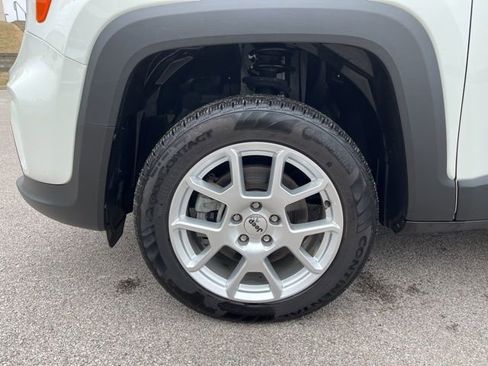 Used 2023 Jeep Renegade Latitude image 9