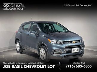 Used 2021 Chevrolet Trax LS image 1