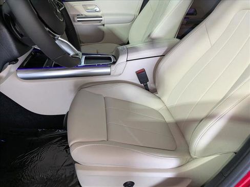 New 2026 Mercedes-Benz GLA 250 image 4