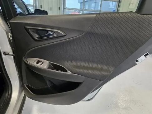 Used 2018 Chevrolet Malibu LT image 30