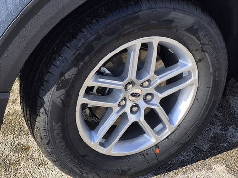 New 2026 Ford Explorer Active image 5