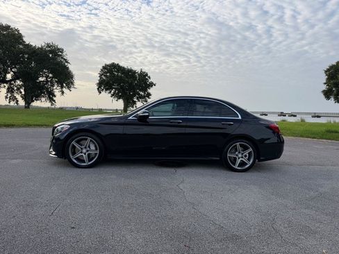 Used 2015 Mercedes-Benz C 300 4MATIC Sedan image 2