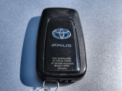 Used 2019 Toyota Prius LE image 33