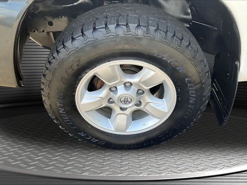 Used 2003 Toyota Tundra 2WD Regular Cab w/ All Weather Guard Pkg image 29