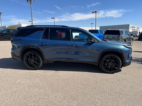 Certified 2024 Chevrolet Traverse RS image 9