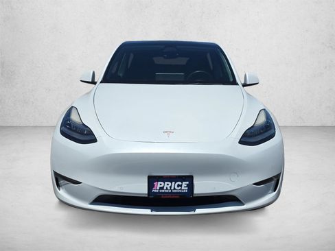 Used 2022 Tesla Model Y Long Range AWD/4WD image 2