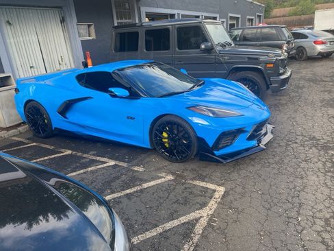 Used 2021 Chevrolet Corvette Stingray Coupe w/ Z51 Performance Package RWD image 2