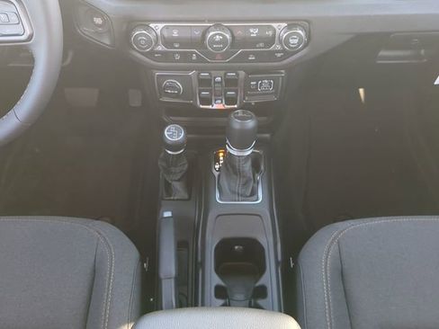 New 2026 Jeep Gladiator Sport image 20