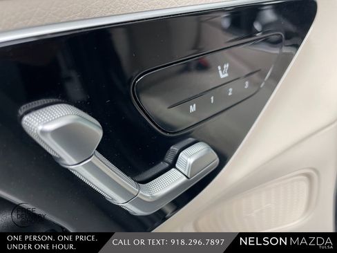 Used 2024 Mercedes-Benz GLC 300 4MATIC image 22