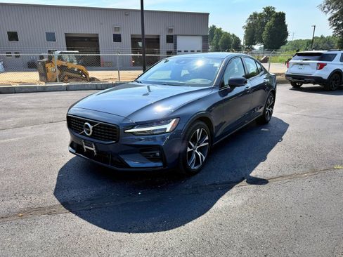 Used 2022 Volvo S60 B5 R-Design AWD/4WD image 5