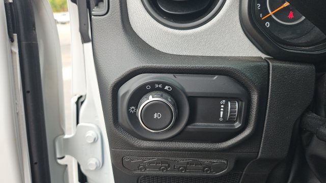 Used 2025 Jeep Wrangler Sport AWD/4WD image 26
