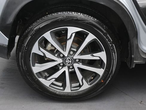 Used 2022 Toyota Corolla Cross XLE w/ Convenience Package image 34