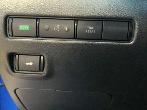 Used 2023 Nissan Sentra SV image 12