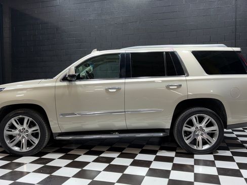 Used 2015 Cadillac Escalade Luxury image 7