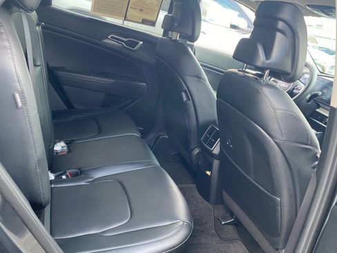 Used 2025 Kia Sportage EX w/ Premium Package FWD image 13