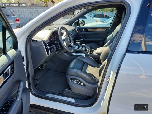 Used 2019 Porsche Cayenne Turbo AWD/4WD image 7