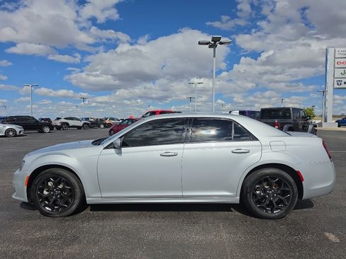 Used 2023 Chrysler 300 Touring L AWD/4WD image 8