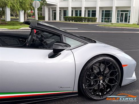 Used 2019 Lamborghini Huracan Performante AWD/4WD image 64