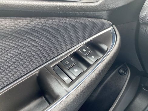 Used 2018 Chevrolet Cruze LS image 18