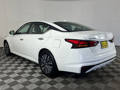 Used 2025 Nissan Altima 2.5 SV FWD image 7