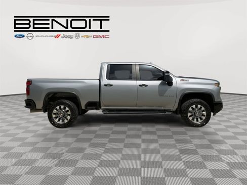 Used 2024 Chevrolet Silverado 2500 Custom w/ Custom Value Package AWD/4WD image 7