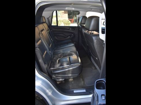 Used 2018 Chevrolet Tahoe LT w/ Luxury Package RWD image 26