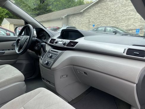 Used 2016 Honda Odyssey LX image 18