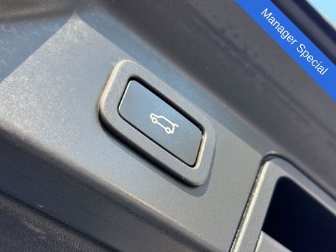 Used 2020 Land Rover Range Rover Velar S image 14