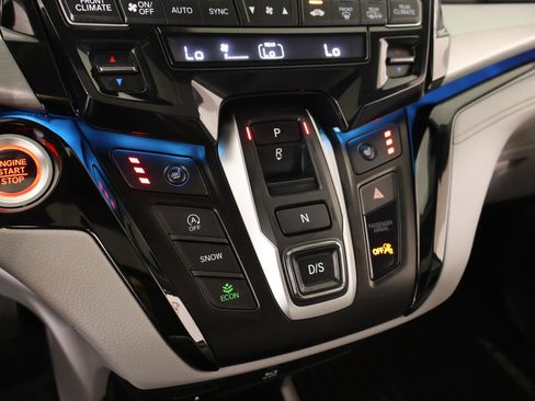 Used 2021 Honda Odyssey Touring image 7