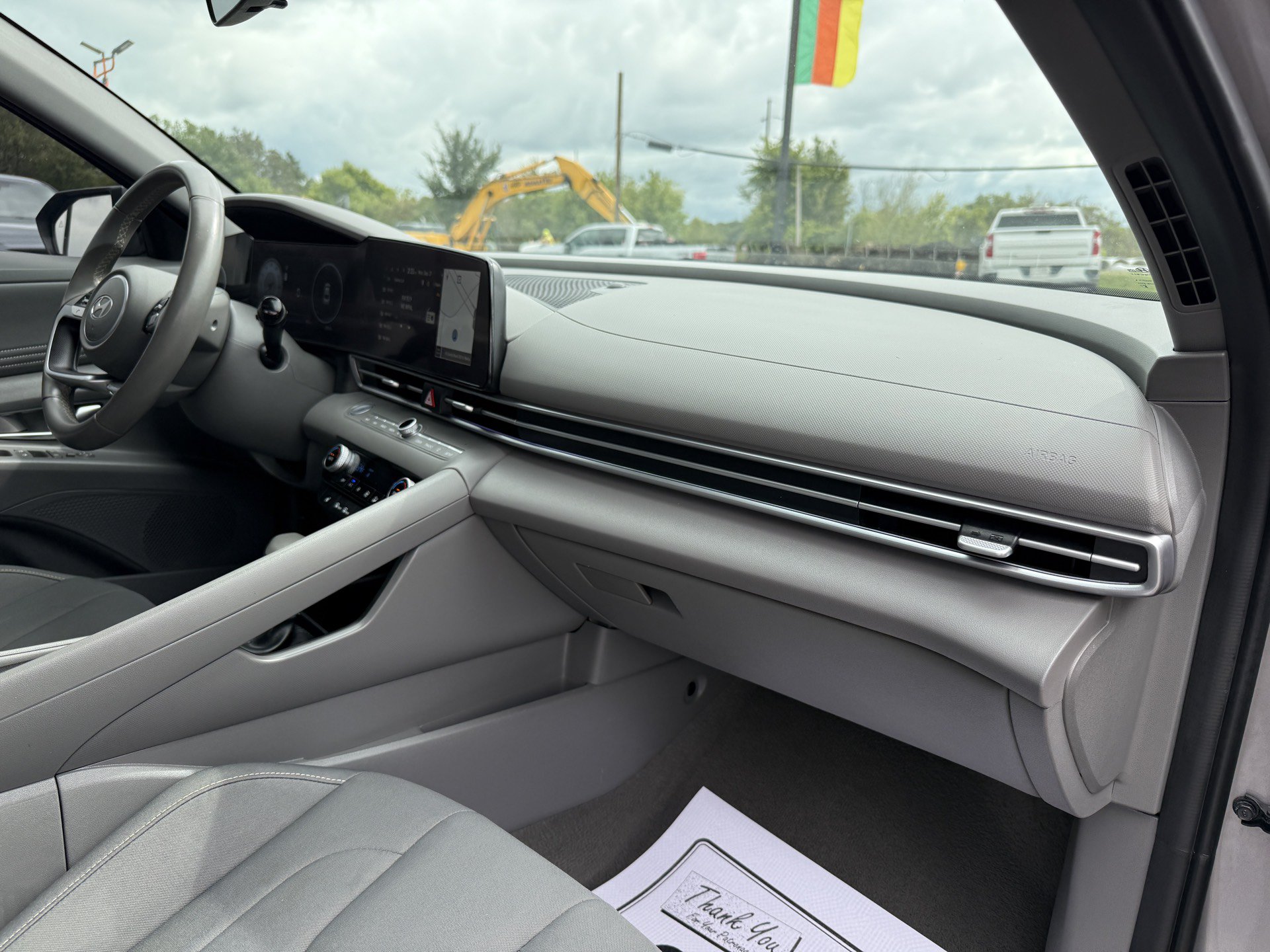 Used 2025 Hyundai Elantra SEL FWD image 25