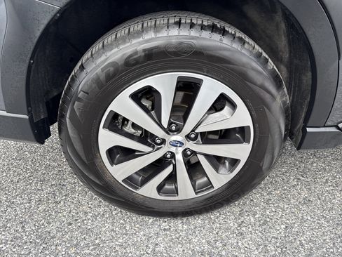 Certified 2025 Subaru Outback Premium w/ Popular Package #1A image 8